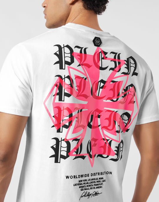Rund halsad t-shirt med puffigt vapenmärke från Worldwide - Image 2