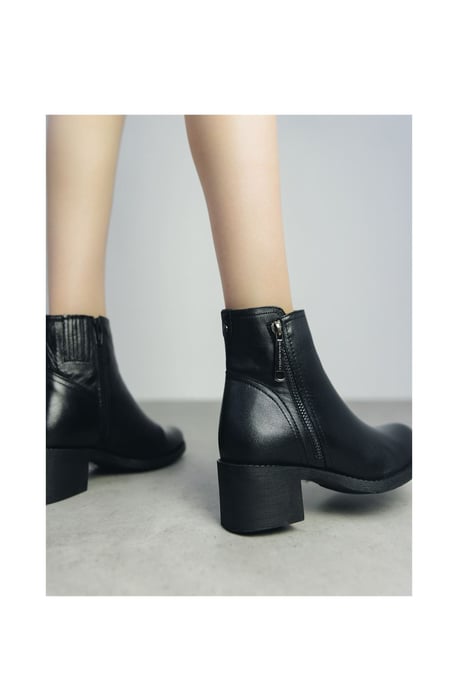 Oster Black Boots - Image 2