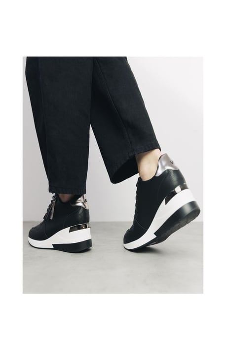 Caspia Black Sneakers - Image 2