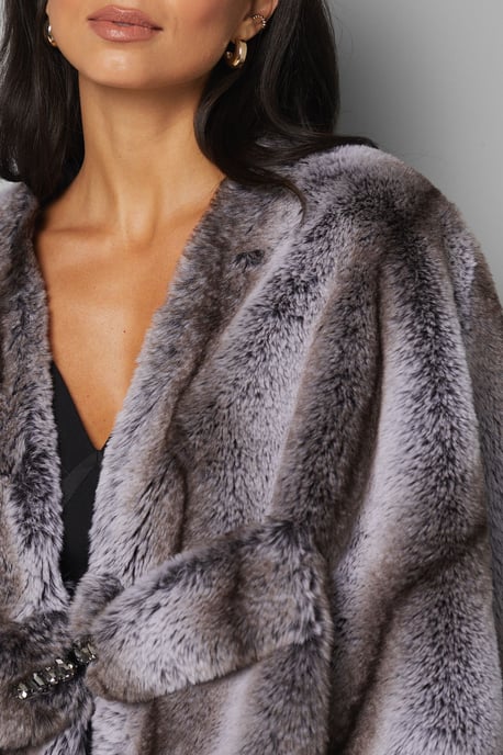 Cropped Embellished Faux Fur Cape - Image 5