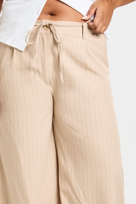 Plus Woven Pleated Wide Leg Trouser - Image 4