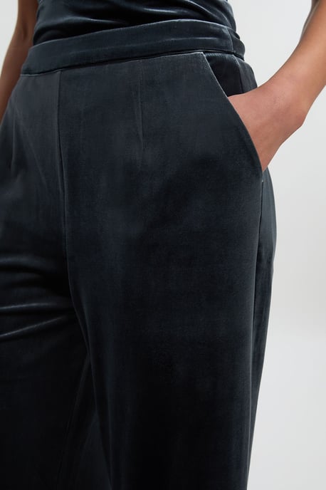 Velvet Woven Wide Leg Trouser - Image 3