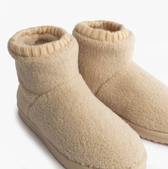 Totes Isotoner Borg Boot With Cuff Detail Womens Boot Slippers Cream - Image 6