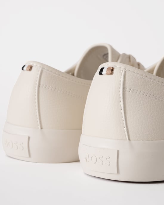 Aiden Tenn Low Top Trainers in Ivory - Image 4