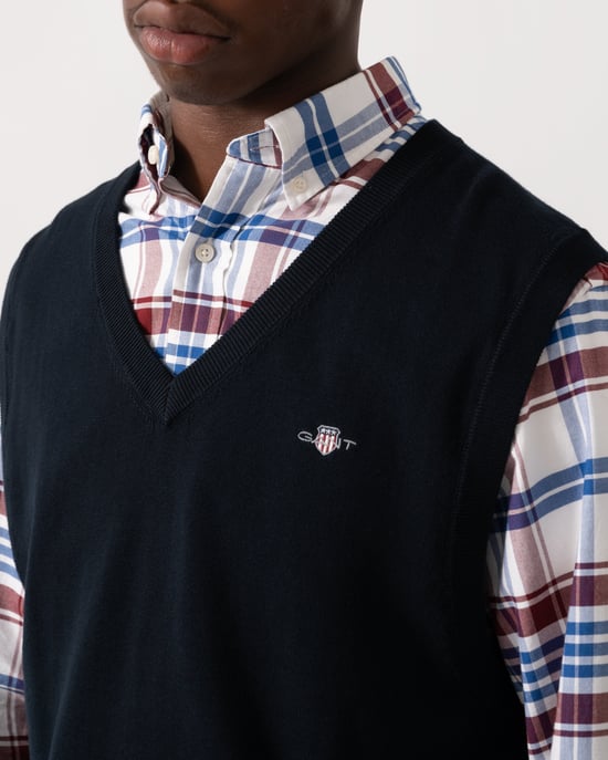 Classic Vest in Black - Image 3