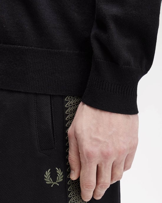 Classic Long Sleeve Shirt in Black - Image 3