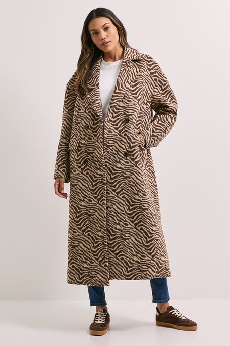 Wide Collar Animal Print Coat - Image 4