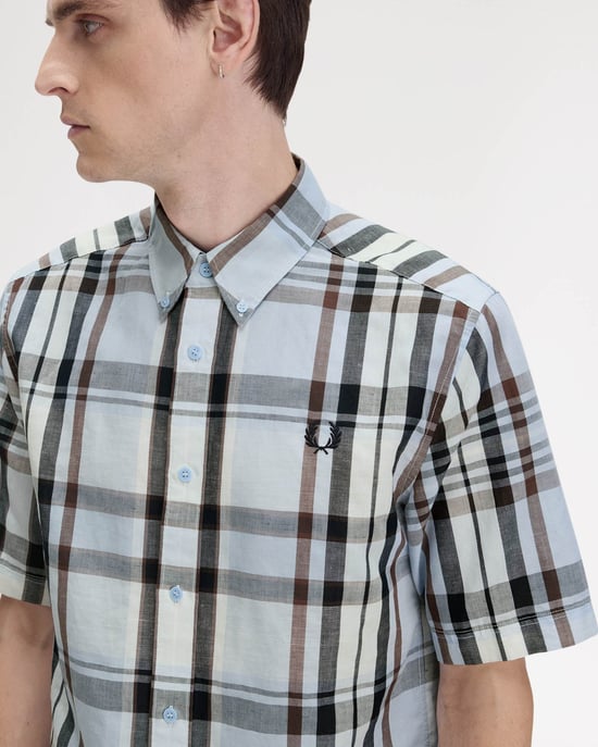 Shirt in Light Blue - Image 4