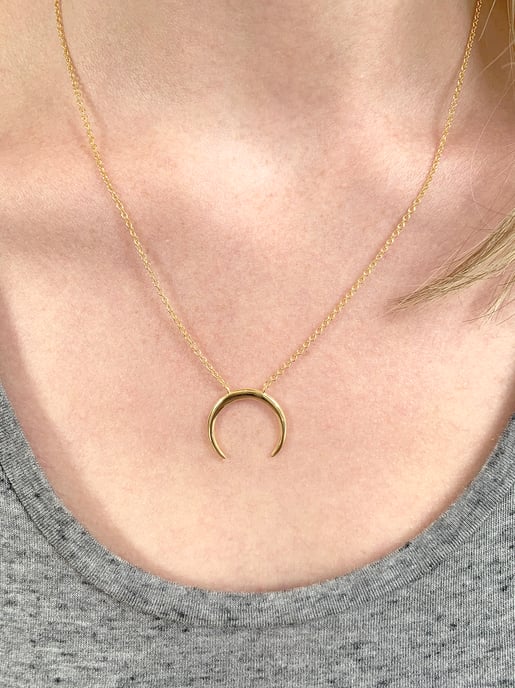 18ct Yellow Gold Plated Sterling Silver Tusk Pendant Necklace - Image 3