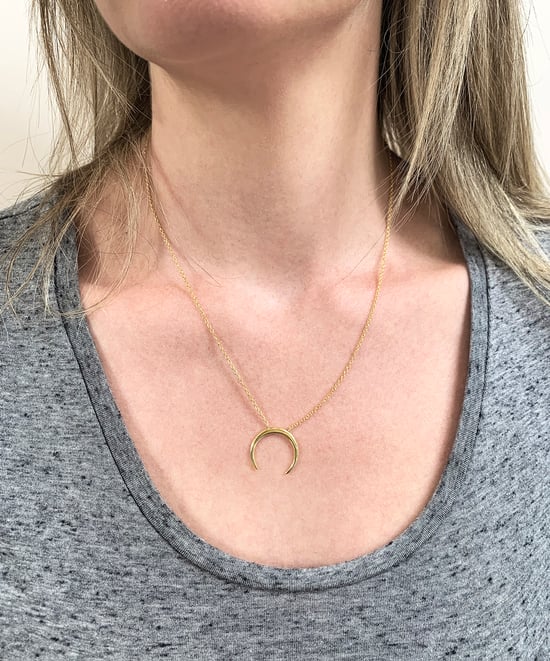 18ct Yellow Gold Plated Sterling Silver Tusk Pendant Necklace - Image 4