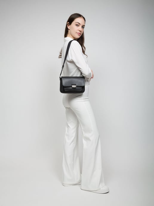 Michael Kors Bradshaw Medium Pocket Messenger Bag - Image 5