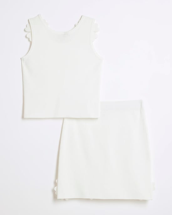 River Island Girls 2 Piece Set White 3D Floral Skirt & Top - Image 3