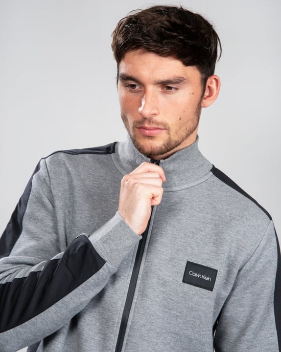 Sweatshirt in Grey - Image 4