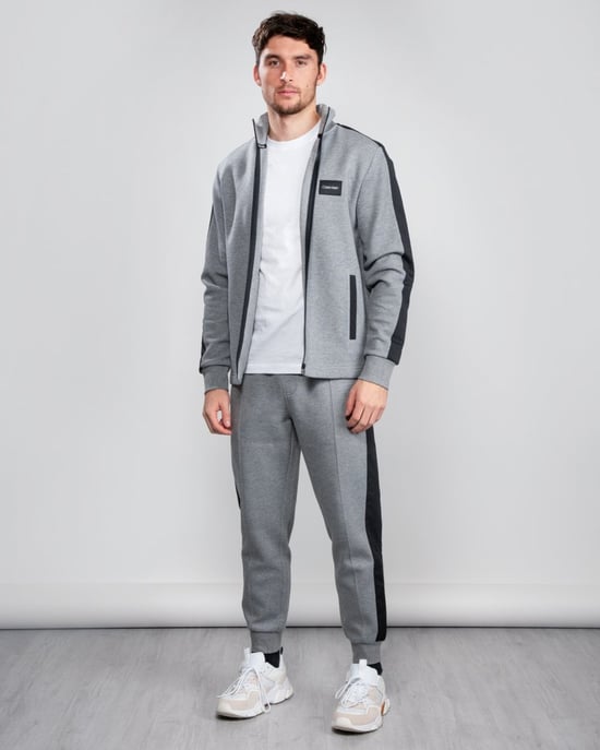 Sweatshirt in Grey - Image 5