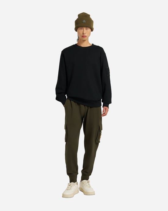 Hartsfield Crew Neck Sweatshirt in Black - Image 4