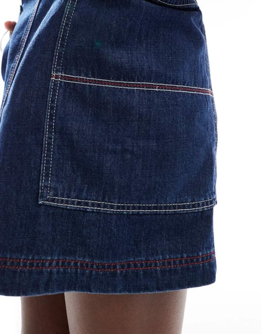 COLLUSION – A-linjeformad denimklänning med kontrastsömmar i sköljtvätt - Image 3
