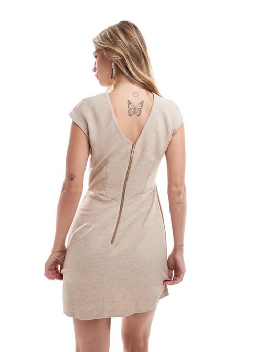 Closet London – Mörkbrun miniklänning med underbystsömmar - Image 4