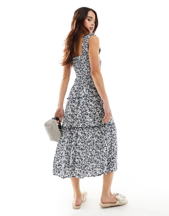 Vero Moda – Marinblå blommig midiklänning med rynka detaljer - Image 3