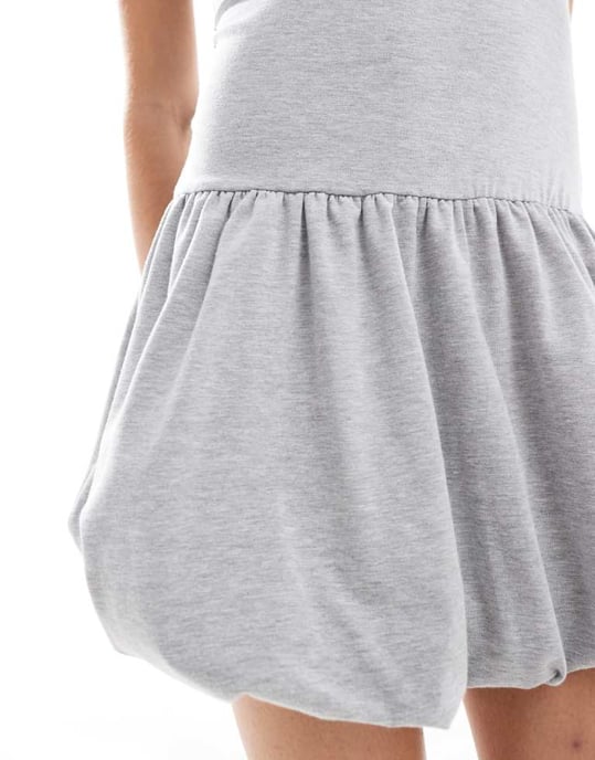 Miss Selfridge – Gråmelerad miniklänning med puffbollmönster - Image 3