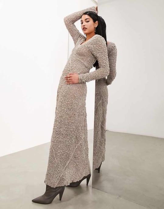 ASOS EDITION – Havregrynsfärgad maxiklänning med rufsringning och sömmar - Image 4