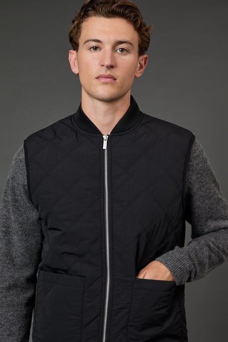 Black Diamond Quilted Gilet - Image 4
