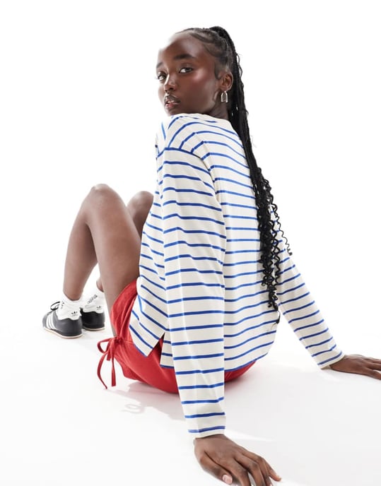 Monki – Beige långärmad t-shirt med blå rand - Image 2