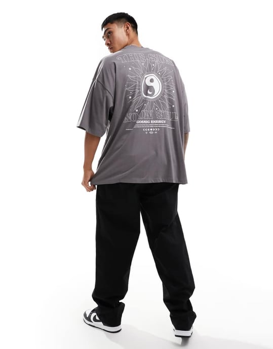ASOS DESIGN – Svart t-shirt med extremt överdimensionerad passform och himmelskt tryck på baksidan - Image 4
