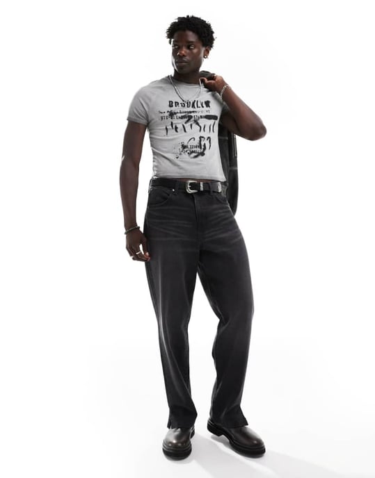 ASOS DESIGN – Beskuren muskelt-shirt i tvätt med grungetryck i stadsstil - Image 4
