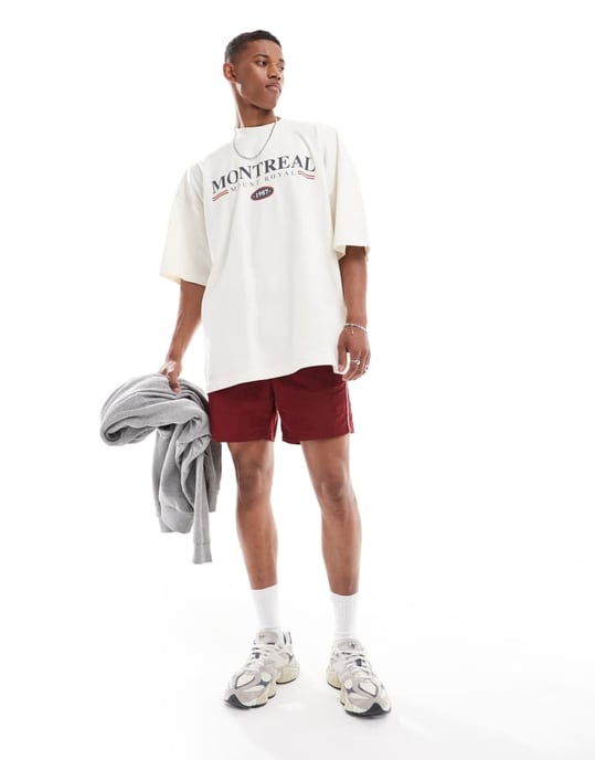 ASOS DESIGN – Extremt oversized t-shirt med Montreal-tryck på bröstet, off-white - Image 3