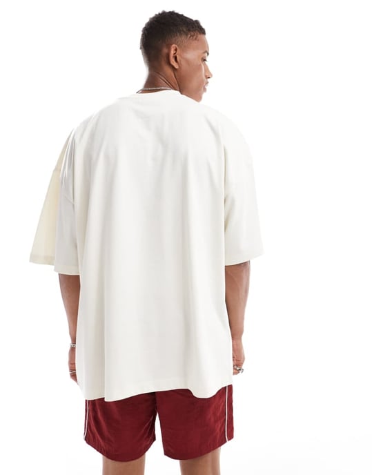 ASOS DESIGN – Extremt oversized t-shirt med Montreal-tryck på bröstet, off-white - Image 4