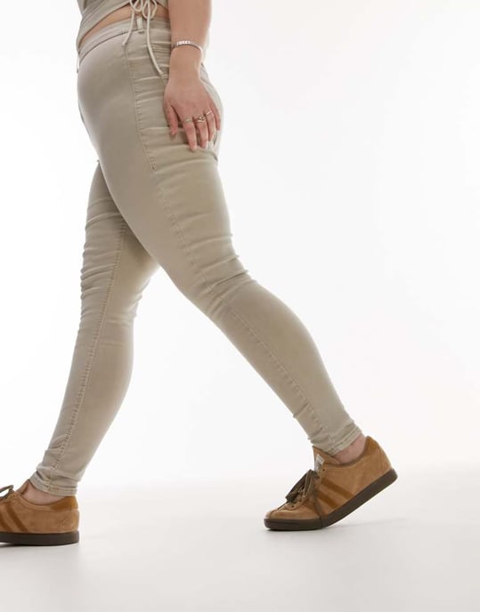 Topshop Curve – Joni – Sandfärgade jeans - Image 3