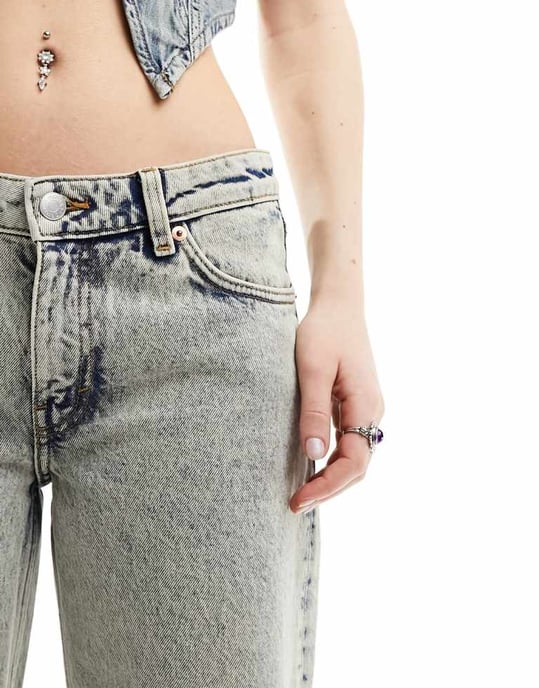 Monki Imoo lågmidjade jeans med bred passform i beige nyans - Image 4