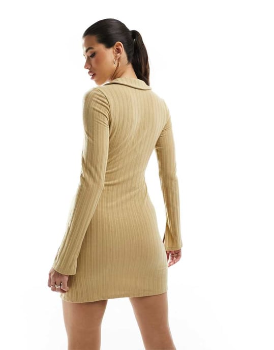 ASOS DESIGN – Karamellfärgad ockrafärgad miniklänning med bodycon-krage och långärmad passform - Image 2
