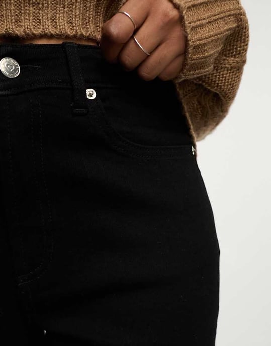 Miss Selfridge – Svarta jeans med hög midja och mom-utseende - Image 2