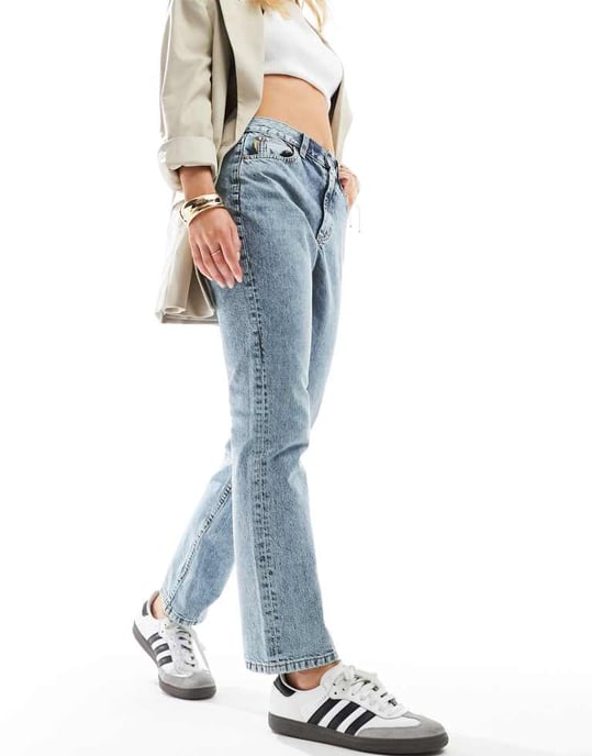 ASOS DESIGN – Petite – Ljusblå, raka jeans med medelhög midja - Image 3