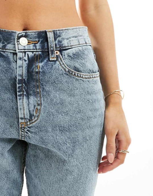 ASOS DESIGN – Petite – Ljusblå, raka jeans med medelhög midja - Image 4