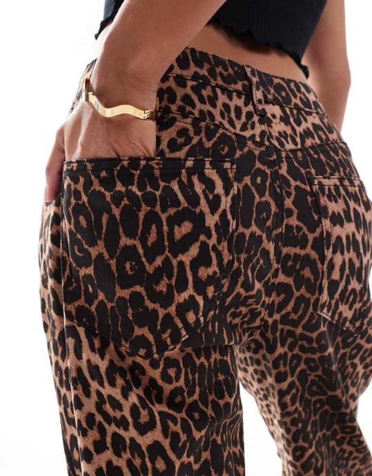 Miss Selfridge Petite leopardmönstrade raka jeans - Image 2