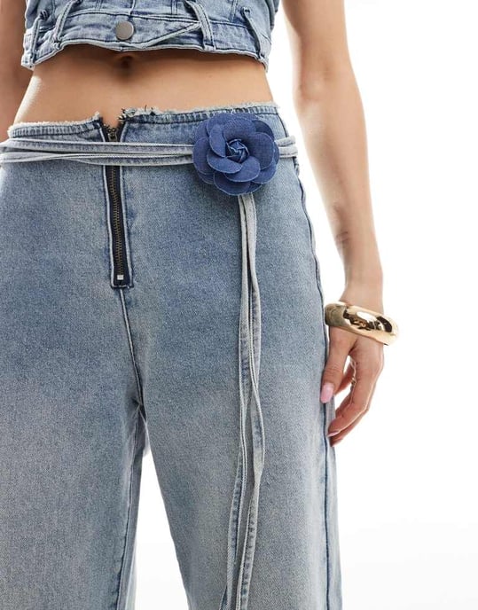 Simmi – Ljusblå jeans med raka ben och corsagebälte, del av set - Image 3