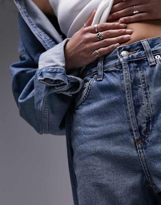 Topshop – Kort – Mellanblå raka jeans med hög midja och slits - Image 4
