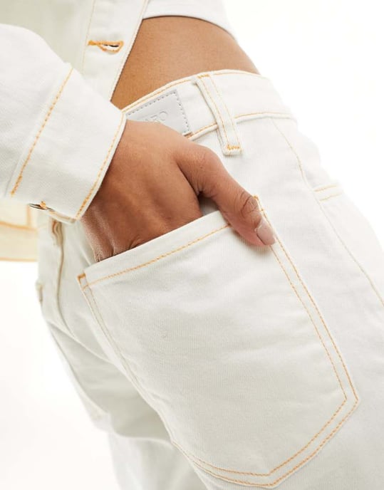 Bolongaro Trevor – Krämfärgade jeans med raka ben och westerndetaljer, del av set - Image 3