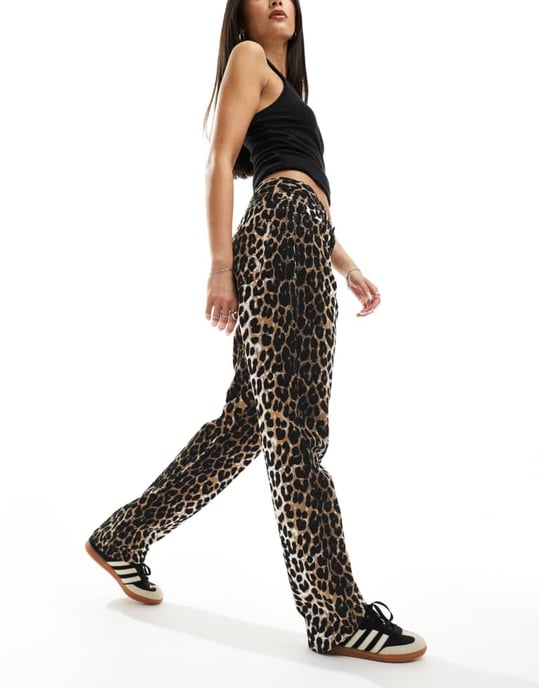 ASOS DESIGN – Raka jeans med leopardmönster från 90-talet - Image 4