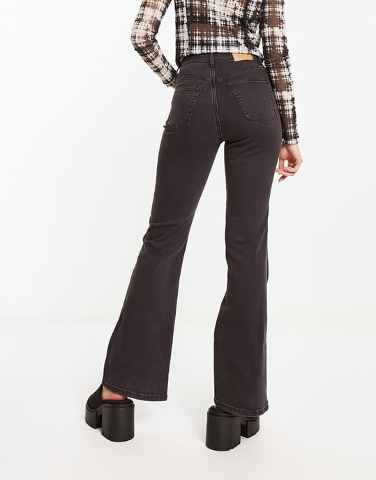 Weekday Glow – Svarta, utsvängda stretchjeans med hög midja och lyxiga mönster - Image 2