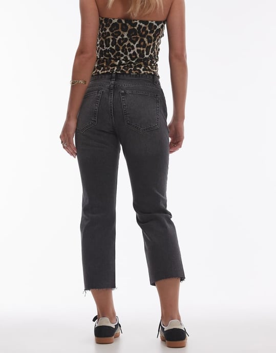 Topshop Petite – Svarta, raka, beskurna jeans med medelhög midja och råa fållar - Image 3