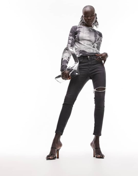 Topshop Petite Jamie – Svarta, tvättade jeans med revor på låret - Image 2