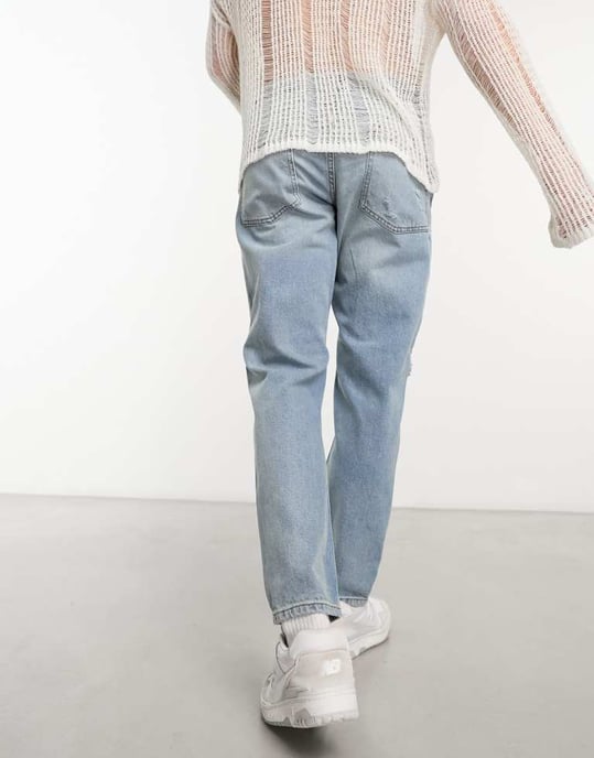 ASOS DESIGN – Mellanblå klassiska, styva jeans med revor - Image 2