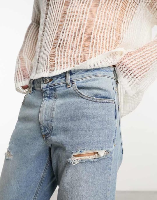 ASOS DESIGN – Mellanblå klassiska, styva jeans med revor - Image 3