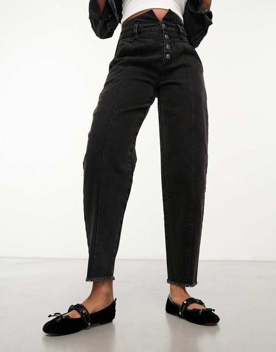 Miss Selfridge – Svarta jeans med peg-ben och sömmar - Image 3