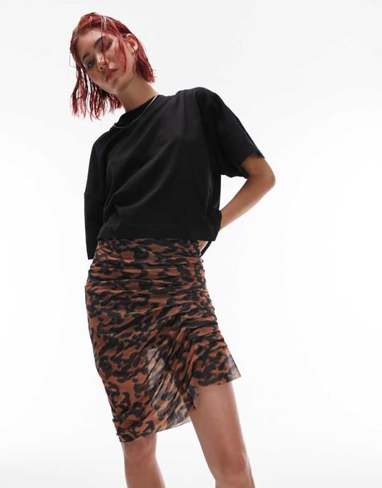Topshop Tall – Multifärgad, asymmetrisk minikjol med rynka detaljer och djurtryck - Image 2
