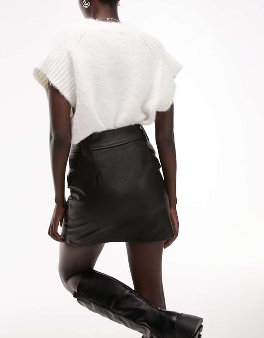 Topshop Tall – Svart minikjol i läderimitation med bikermotiv - Image 3