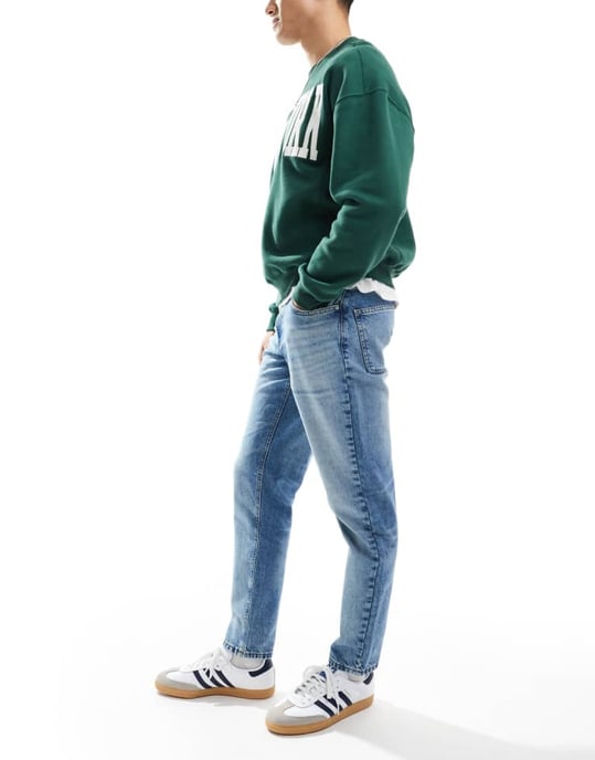 ASOS DESIGN – Blå avsmalnande jeans med mellanblå tvätt - Image 3